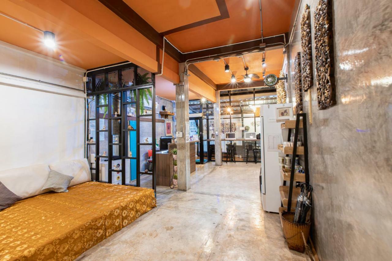 The Alley Hostel&Bistro Bangkok Exterior foto